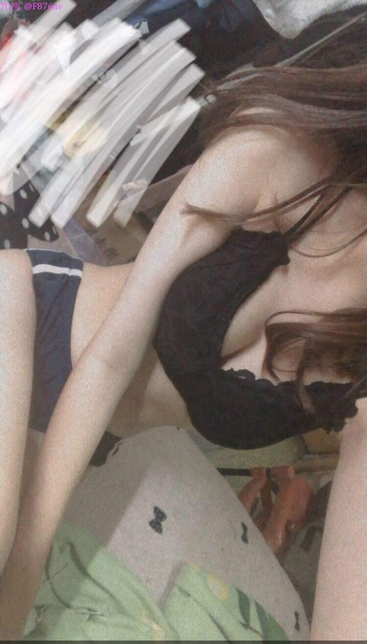 Cô chủ phòng xông hơi vụng trộm cùng trai trẻ khoai to